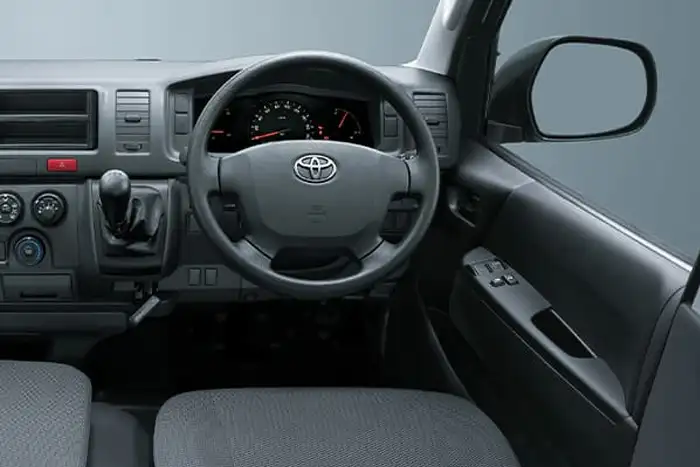 Toyota Hiace Commuter